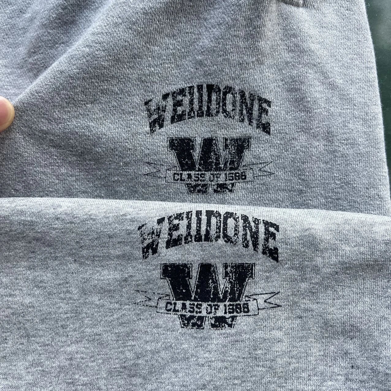 Emblem print detail