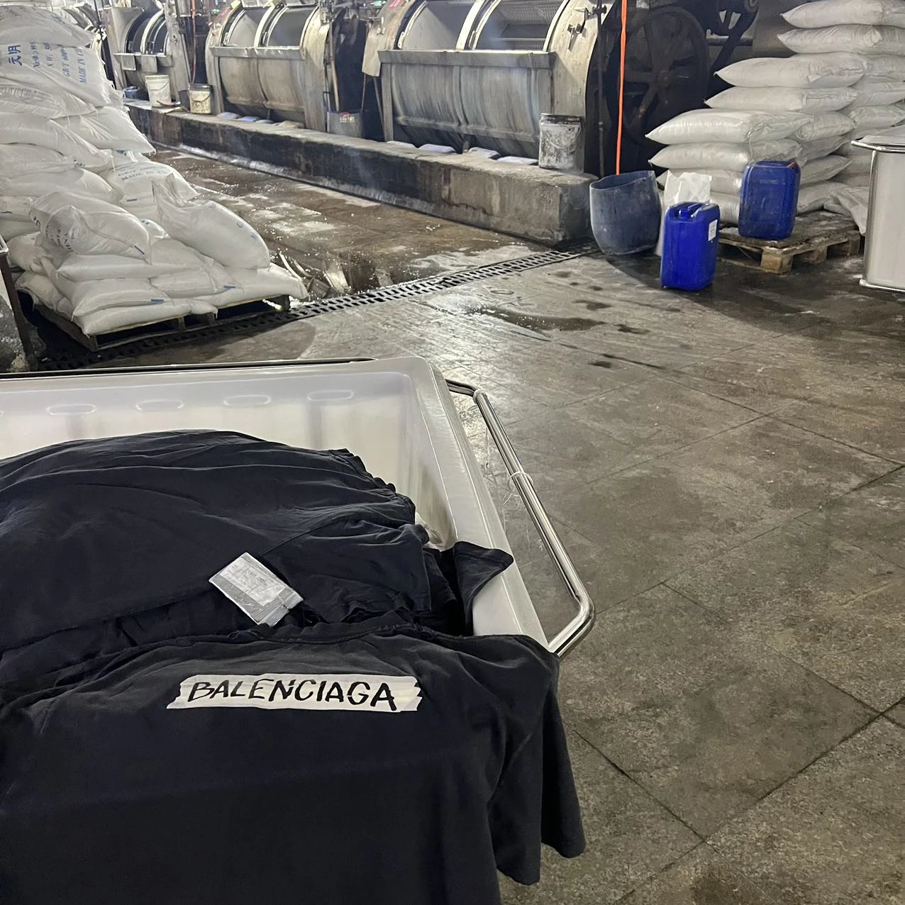 Shirt washing-room reference