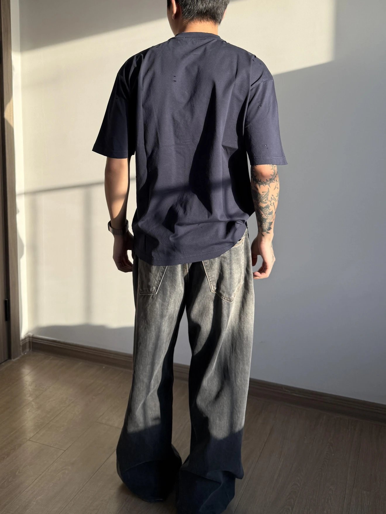 RD-C054 · Distressed Logo-Print Unisex T-Shirt showcase view 6