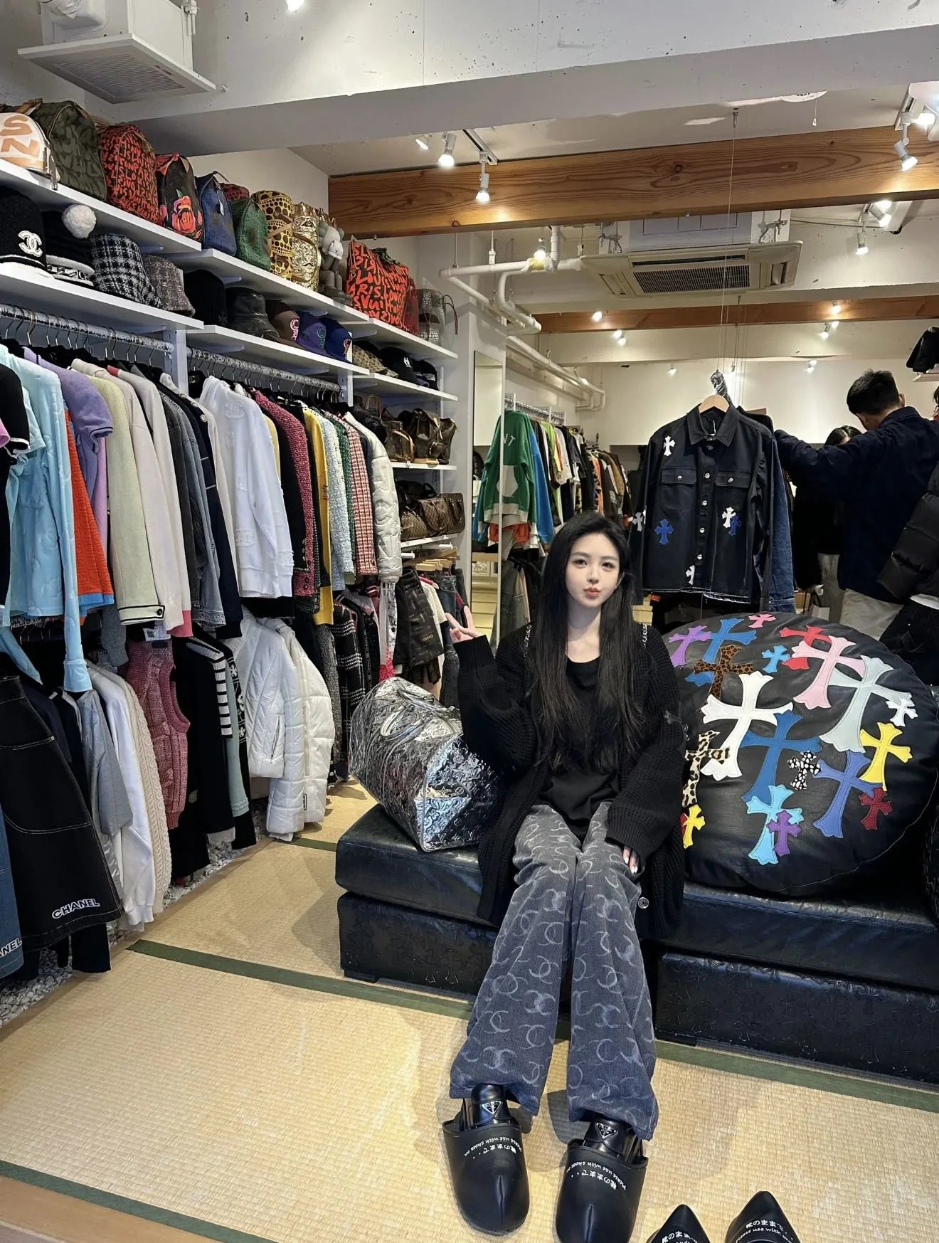 RD-C032 · Leather-Trim Knit Cardigan showcase view 6