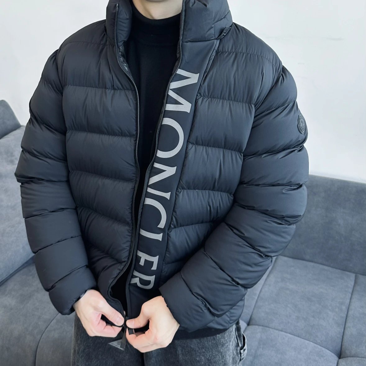 RD-C215 · Lightweight Hooded Down Jacket showcase view 1