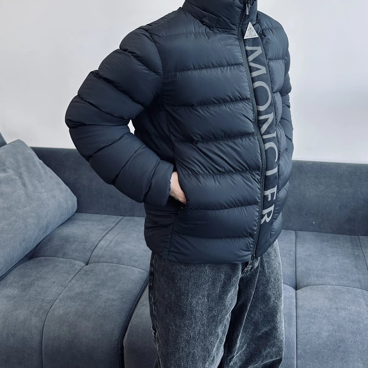 RD-C215 · Lightweight Hooded Down Jacket showcase view 2
