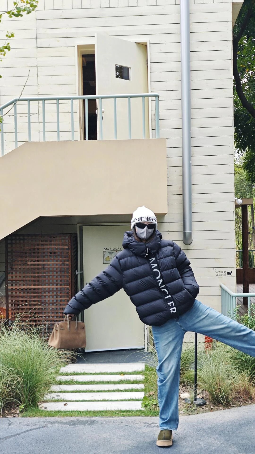 RD-C215 · Lightweight Hooded Down Jacket showcase view 5