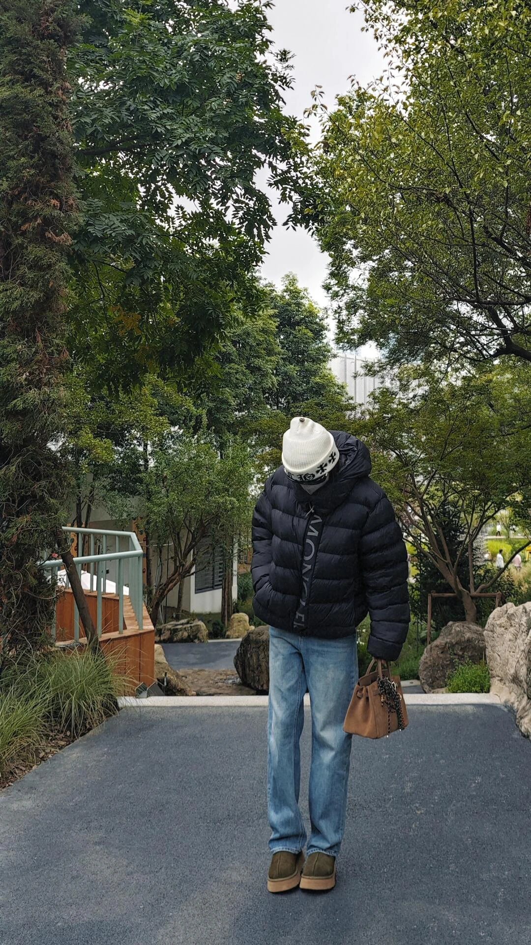 RD-C215 · Lightweight Hooded Down Jacket showcase view 6