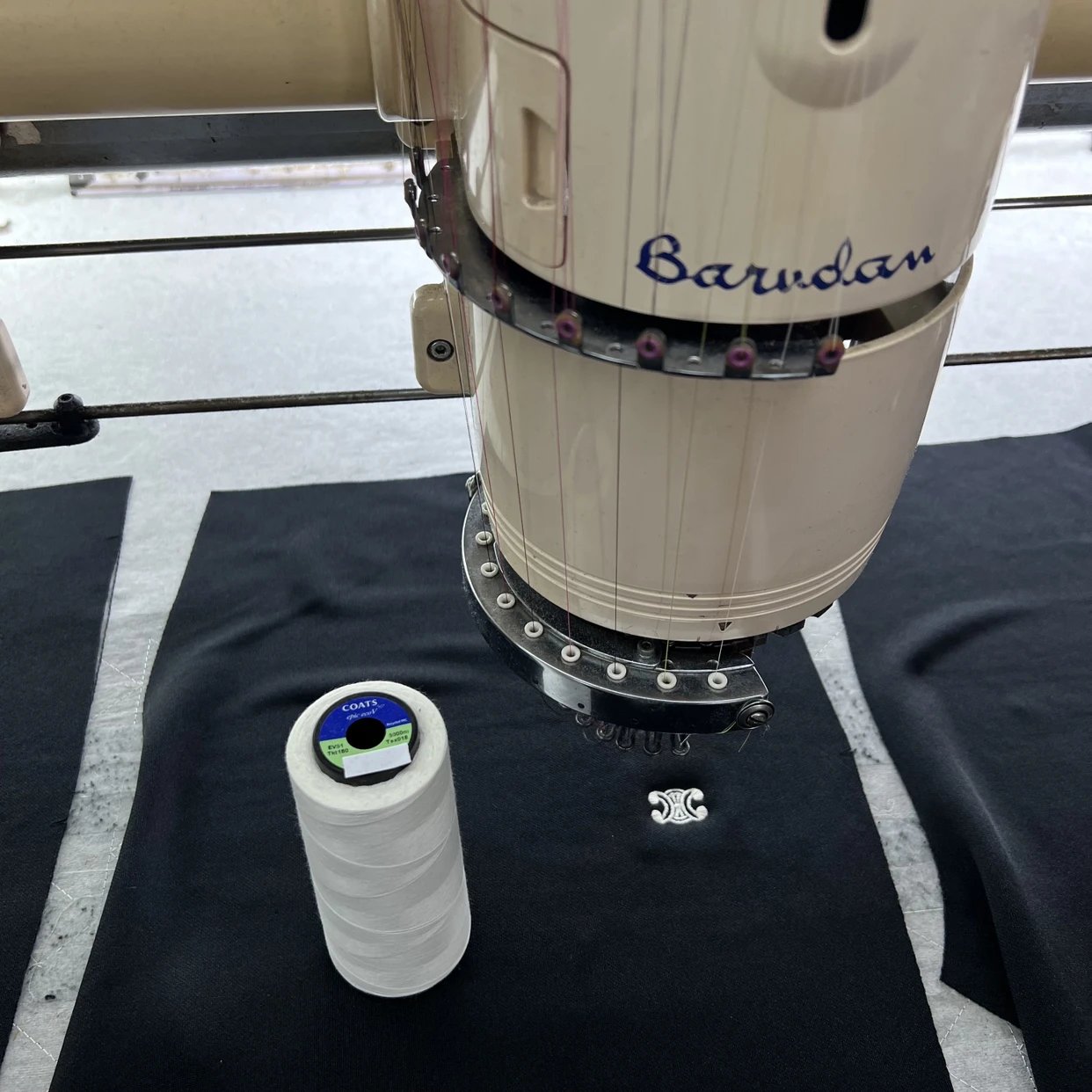 Embroidery machine and thread
