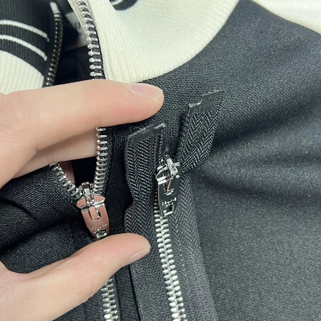 Reverse zipper hardware