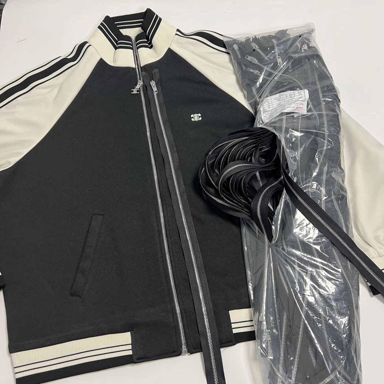 Bagged zipper components