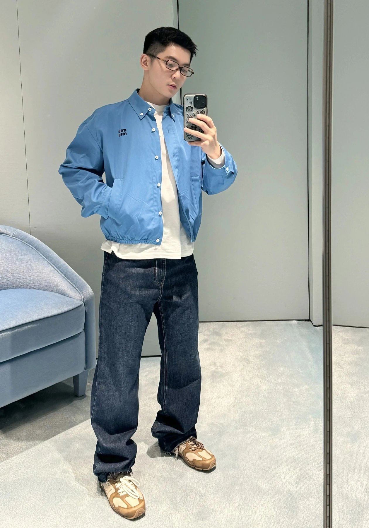 RD-C139 · Silk-Finish Poplin Overshirt showcase view 3