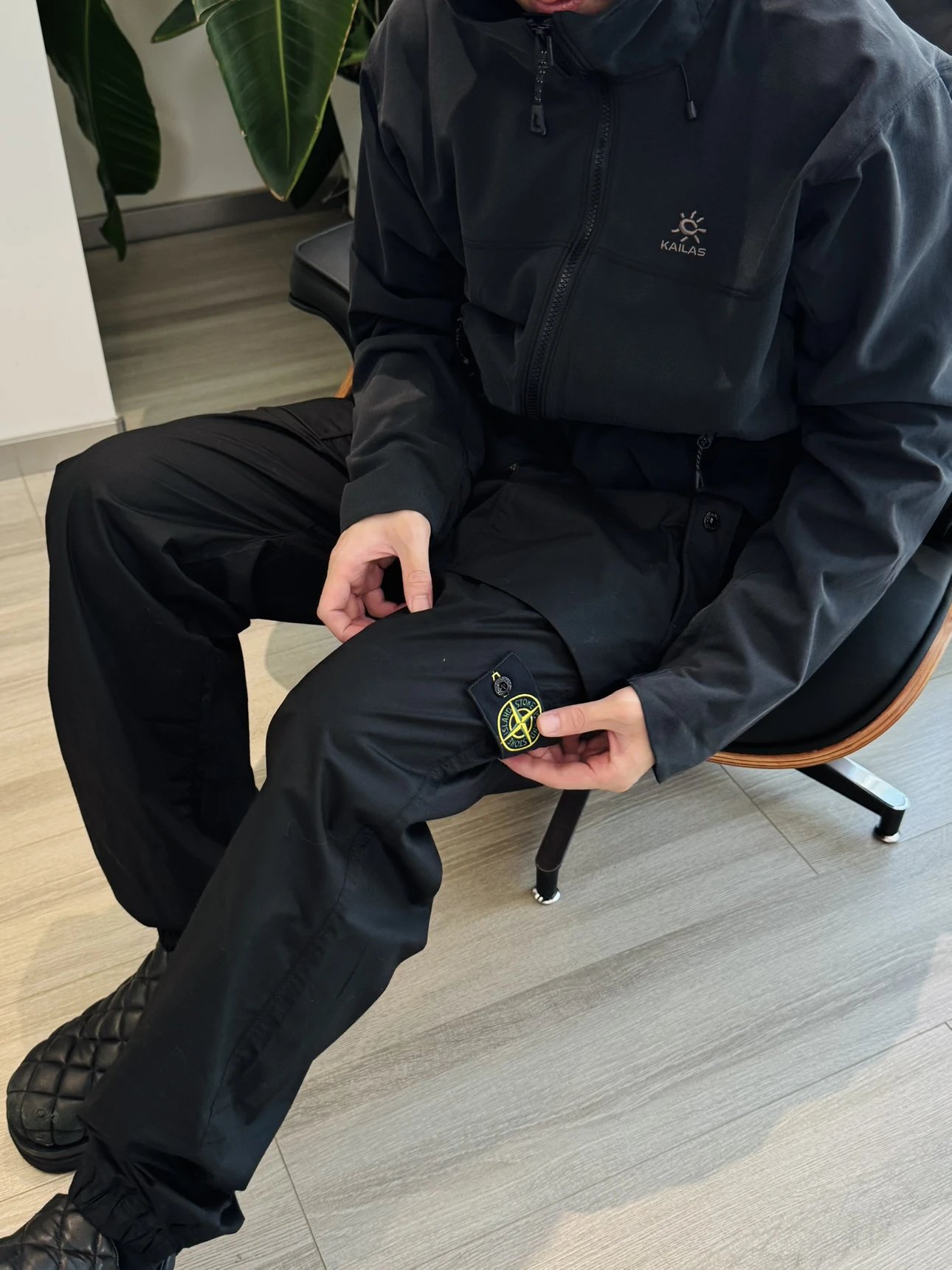 RD-C159 · Technical Badge Cargo Trousers showcase view 3