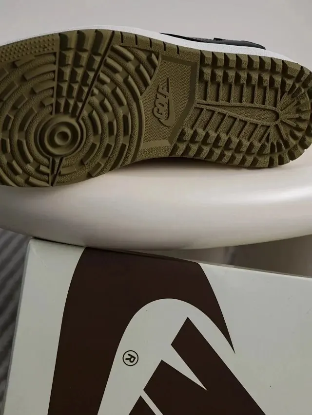 RD-S005 · Olive and White Golf Low-Top showcase view 8