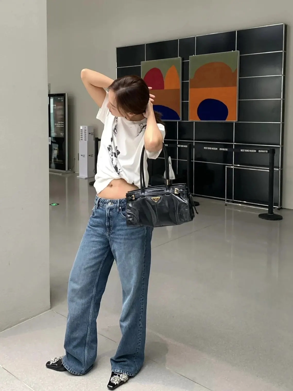 RD-B001 · Waxed Leather Buckle Handbag showcase view 5