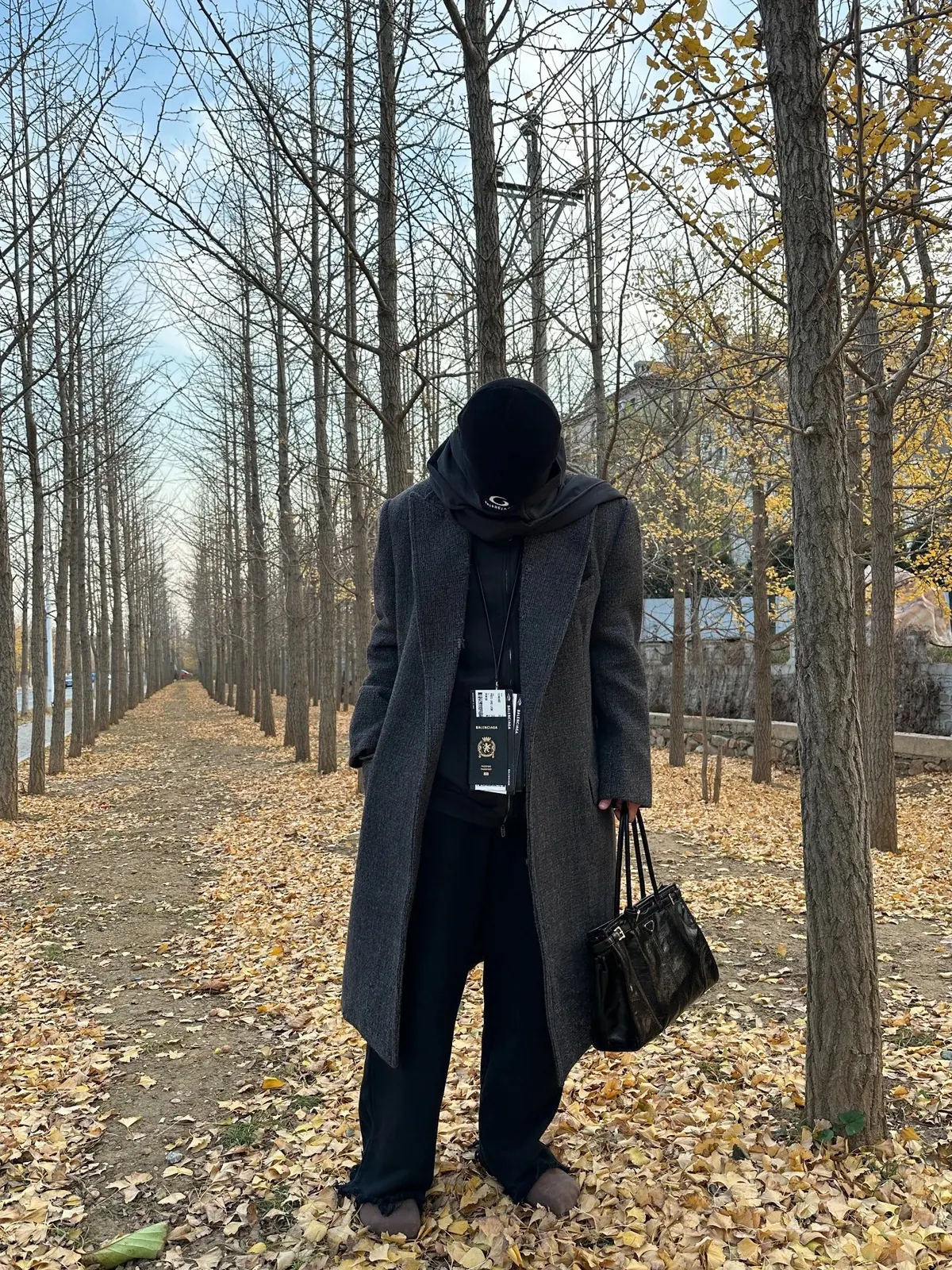 RD-B001 · Waxed Leather Buckle Handbag showcase view 15