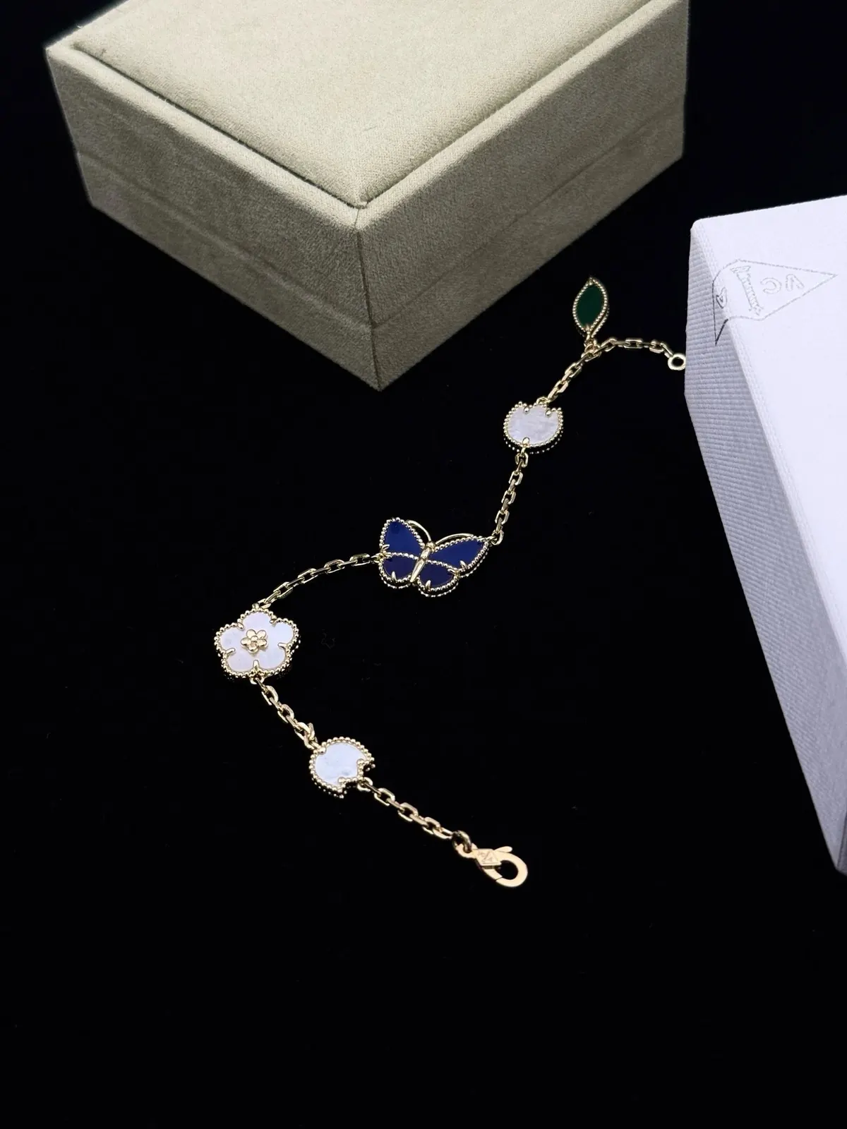 RD-A001 · Butterfly and Floral Motif Bracelet showcase view 1