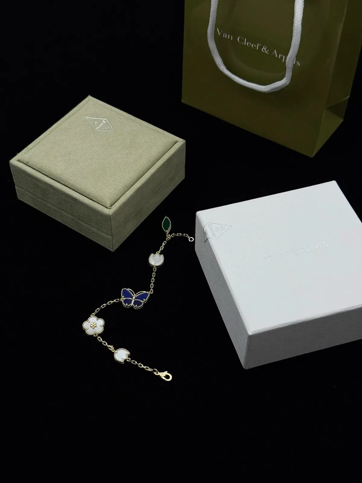 RD-A001 · Butterfly and Floral Motif Bracelet showcase view 2