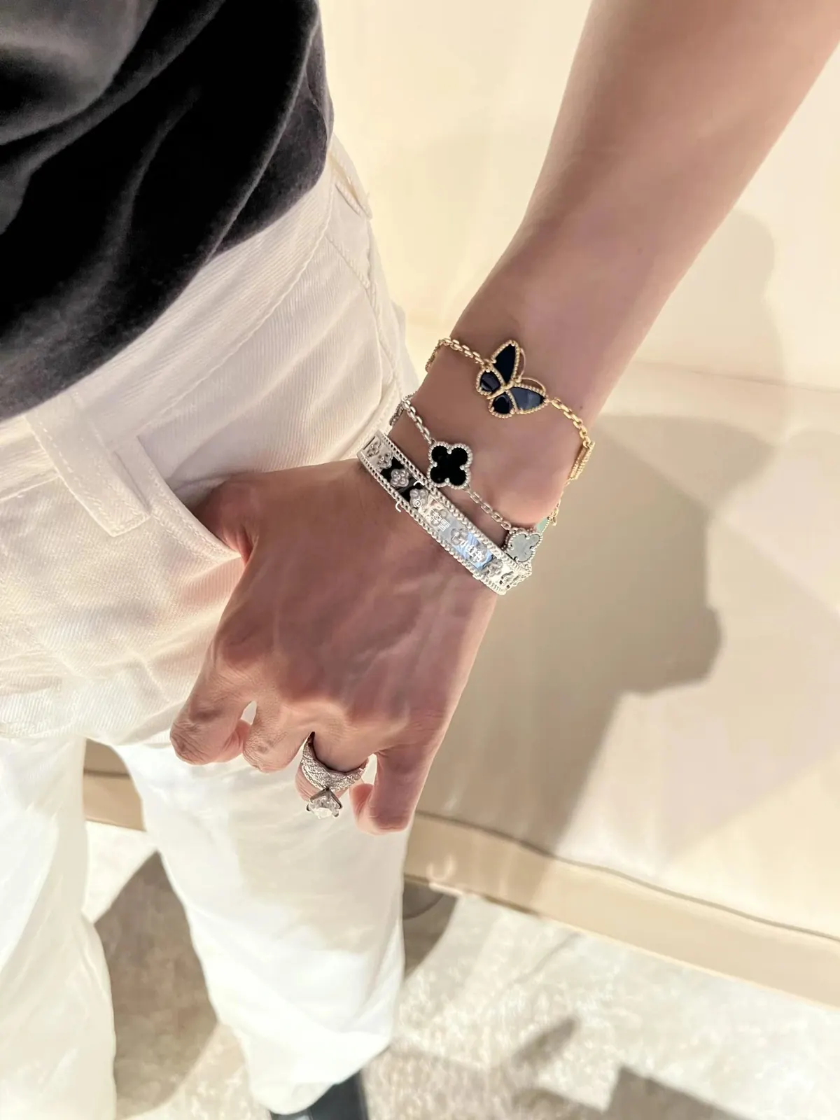 RD-A001 · Butterfly and Floral Motif Bracelet showcase view 7