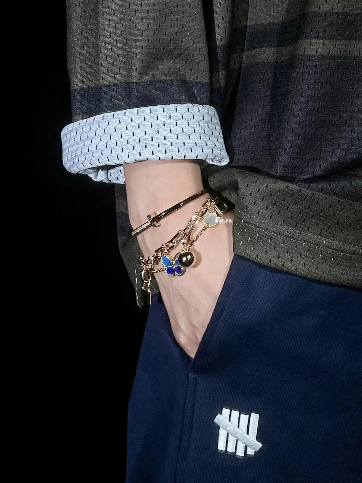 RD-A001 · Butterfly and Floral Motif Bracelet showcase view 11