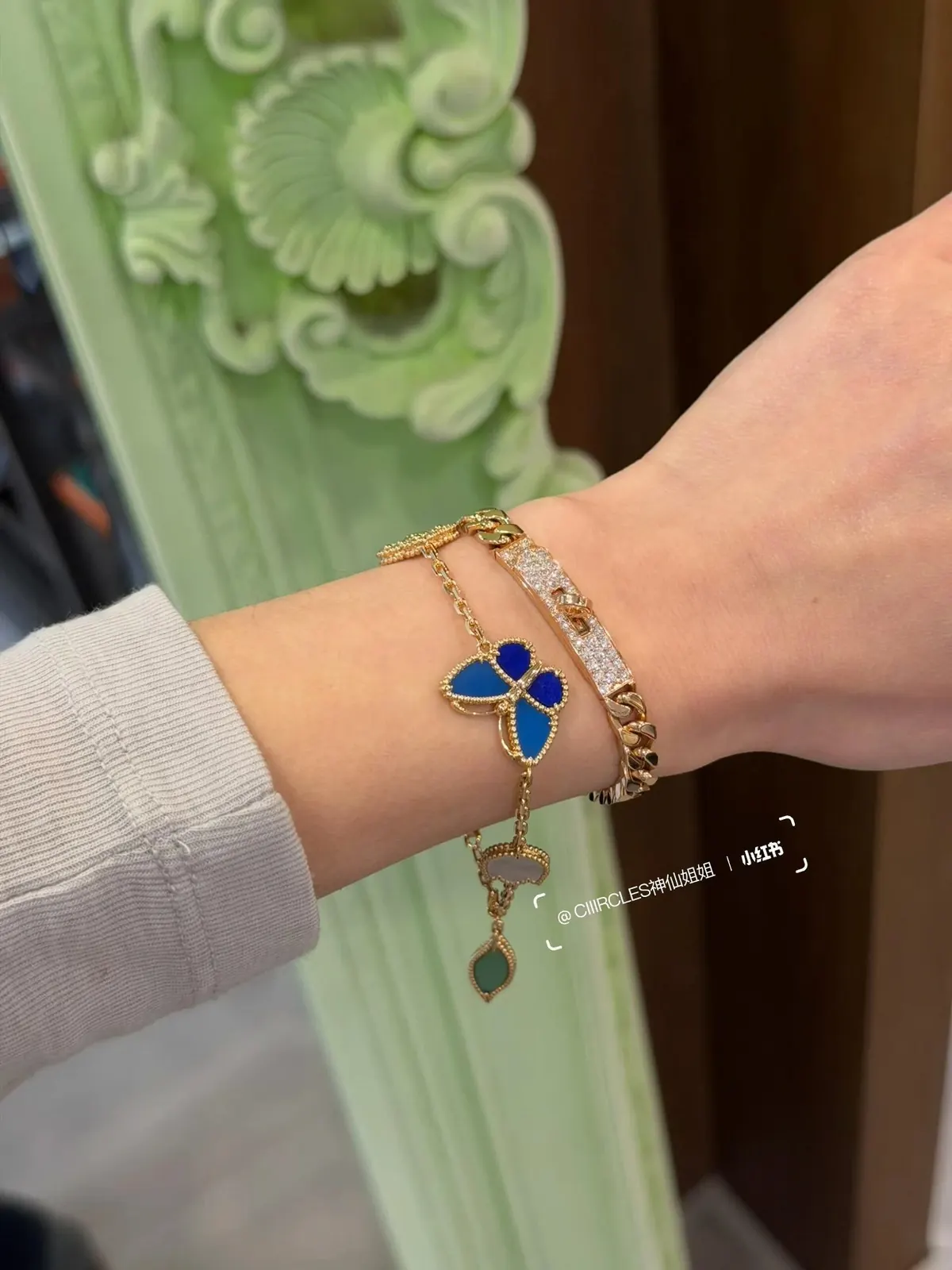 RD-A001 · Butterfly and Floral Motif Bracelet showcase view 16