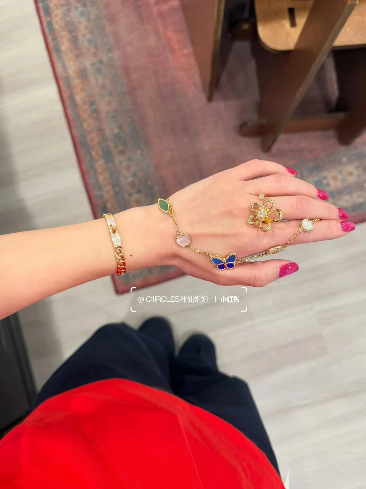 RD-A001 · Butterfly and Floral Motif Bracelet showcase view 18