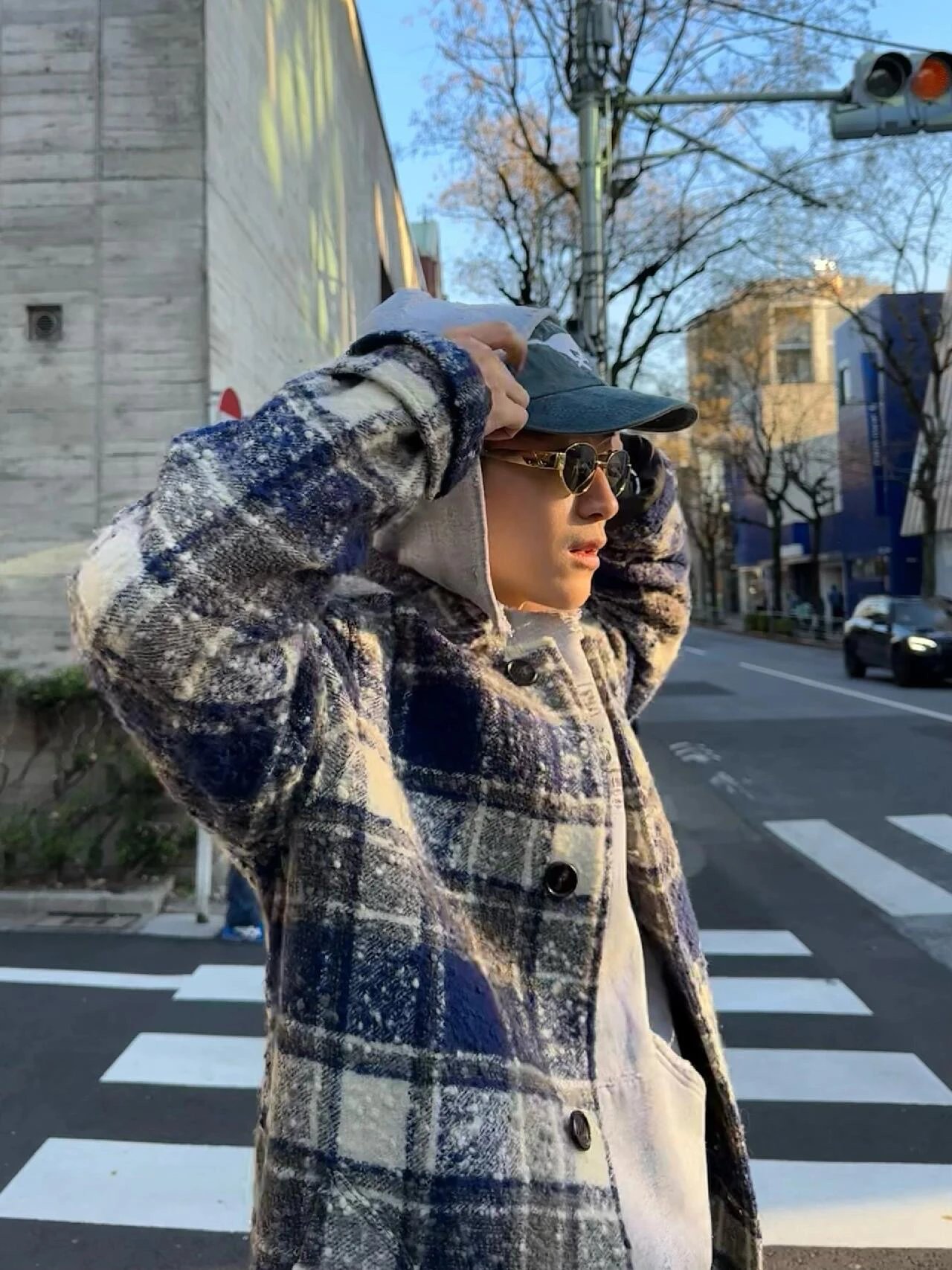 RD-A006 · Oval Metal Sunglasses showcase view 9