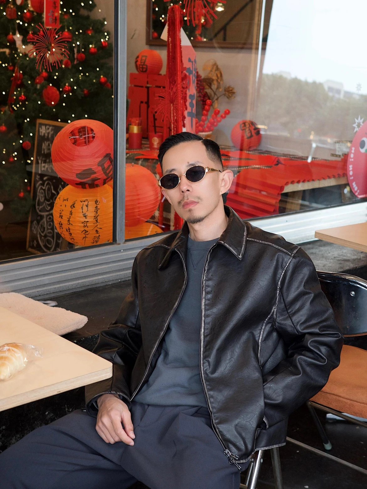 RD-A006 · Oval Metal Sunglasses showcase view 15