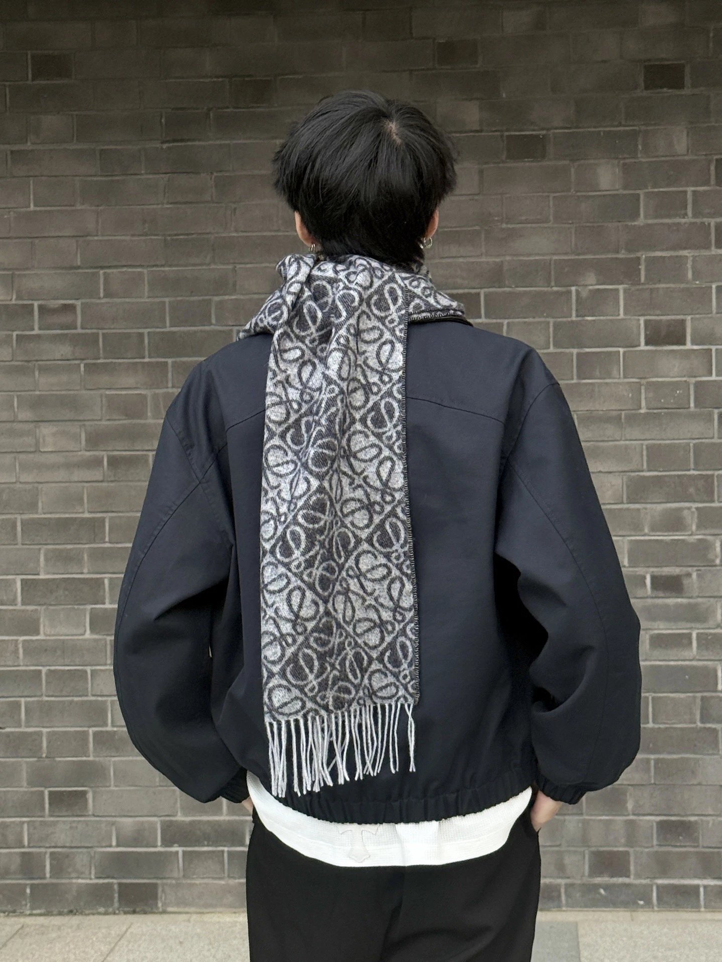 RD-A002 · Raised Motif Wool-Cashmere Scarf showcase view 3