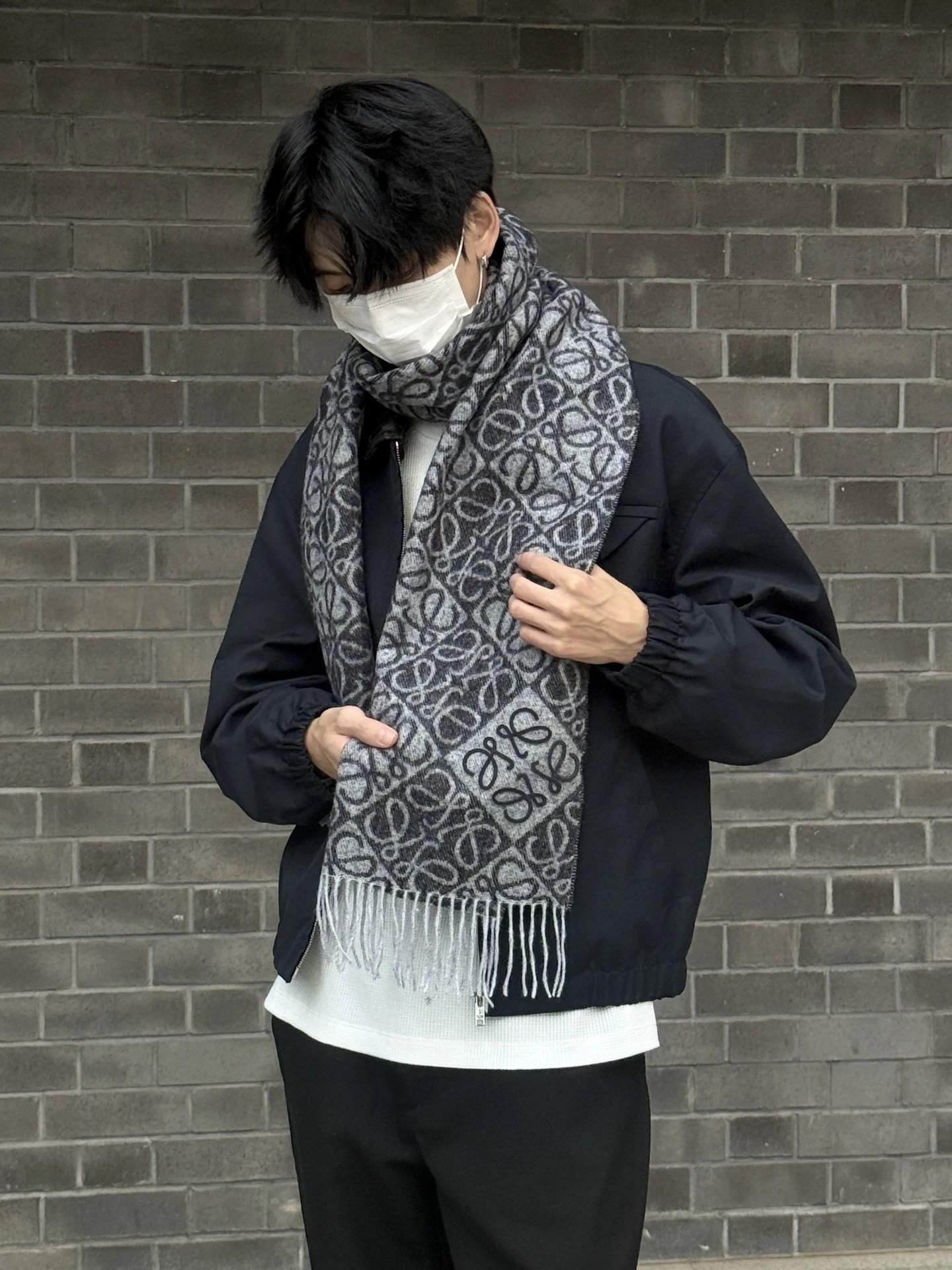 RD-A002 · Raised Motif Wool-Cashmere Scarf showcase view 4