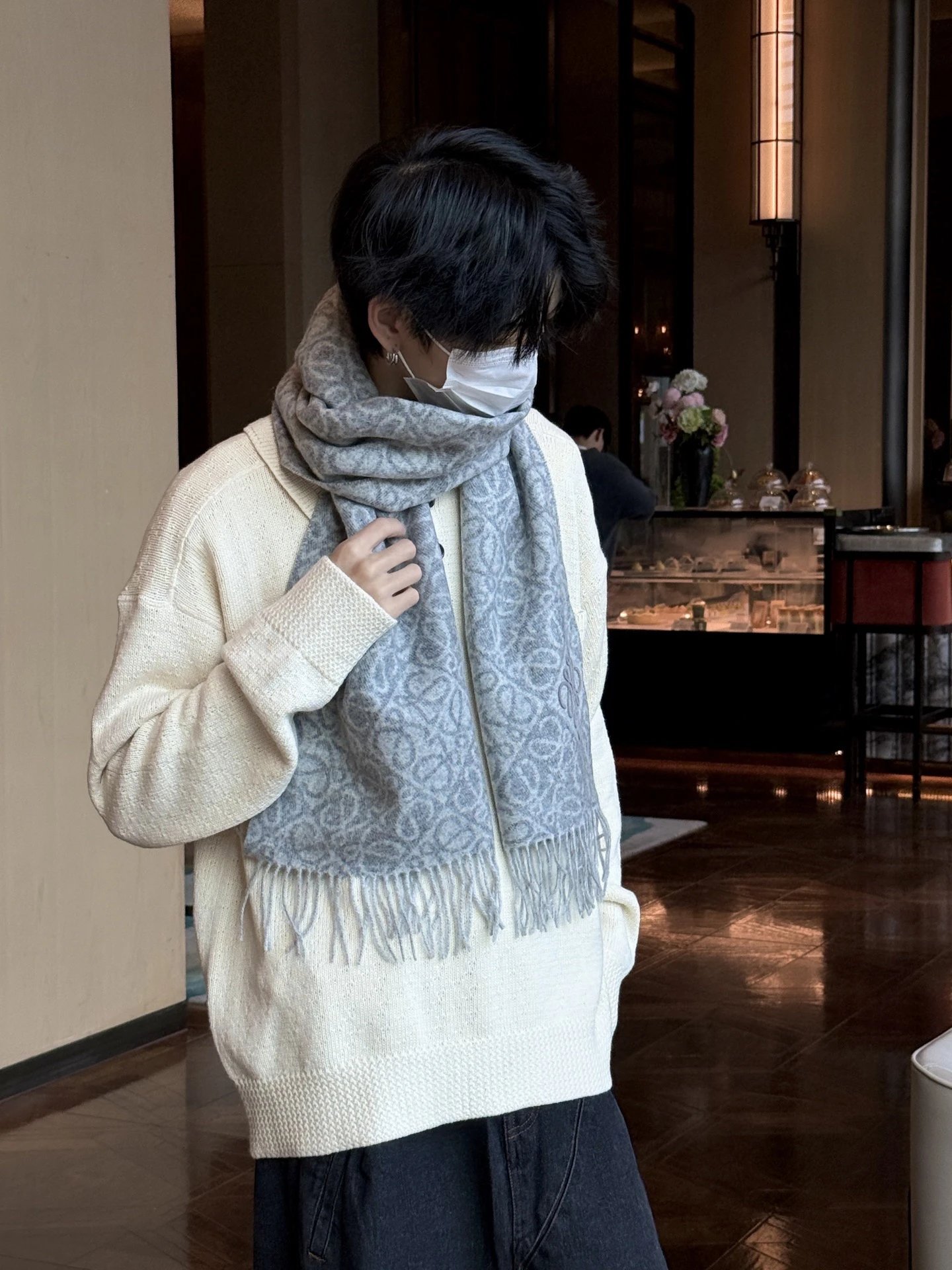 RD-A002 · Raised Motif Wool-Cashmere Scarf showcase view 5