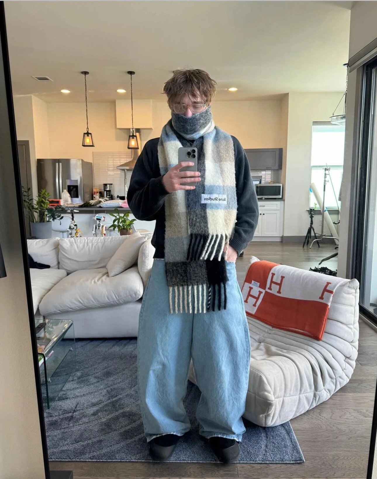 RD-A003 · Brushed Check Fringe Scarf showcase view 4
