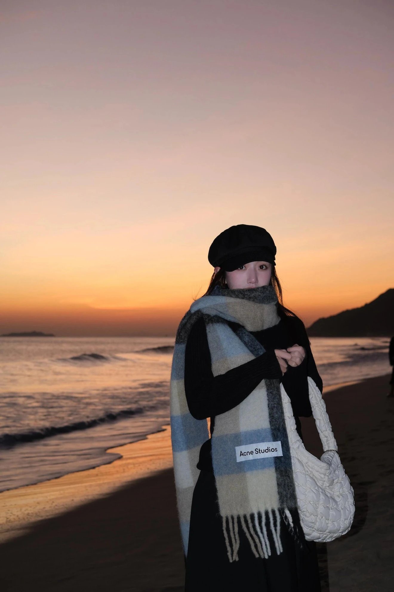RD-A003 · Brushed Check Fringe Scarf showcase view 5
