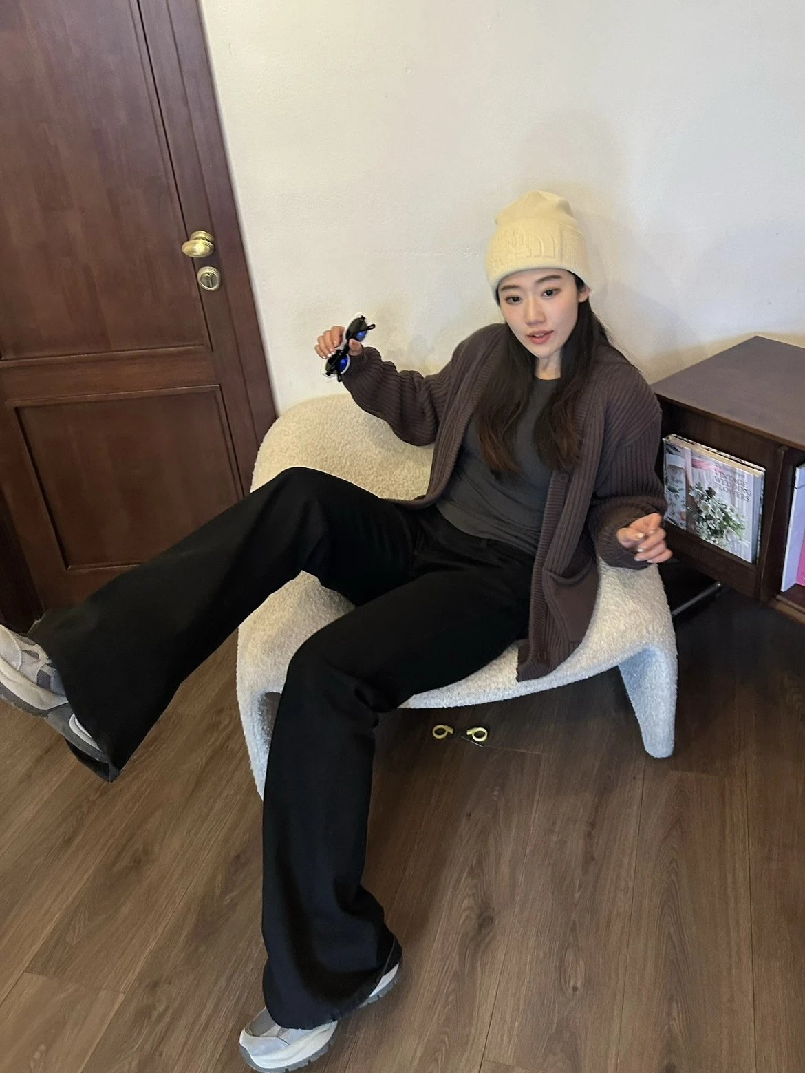 RD-C406 · Black Flared Trousers showcase view 2