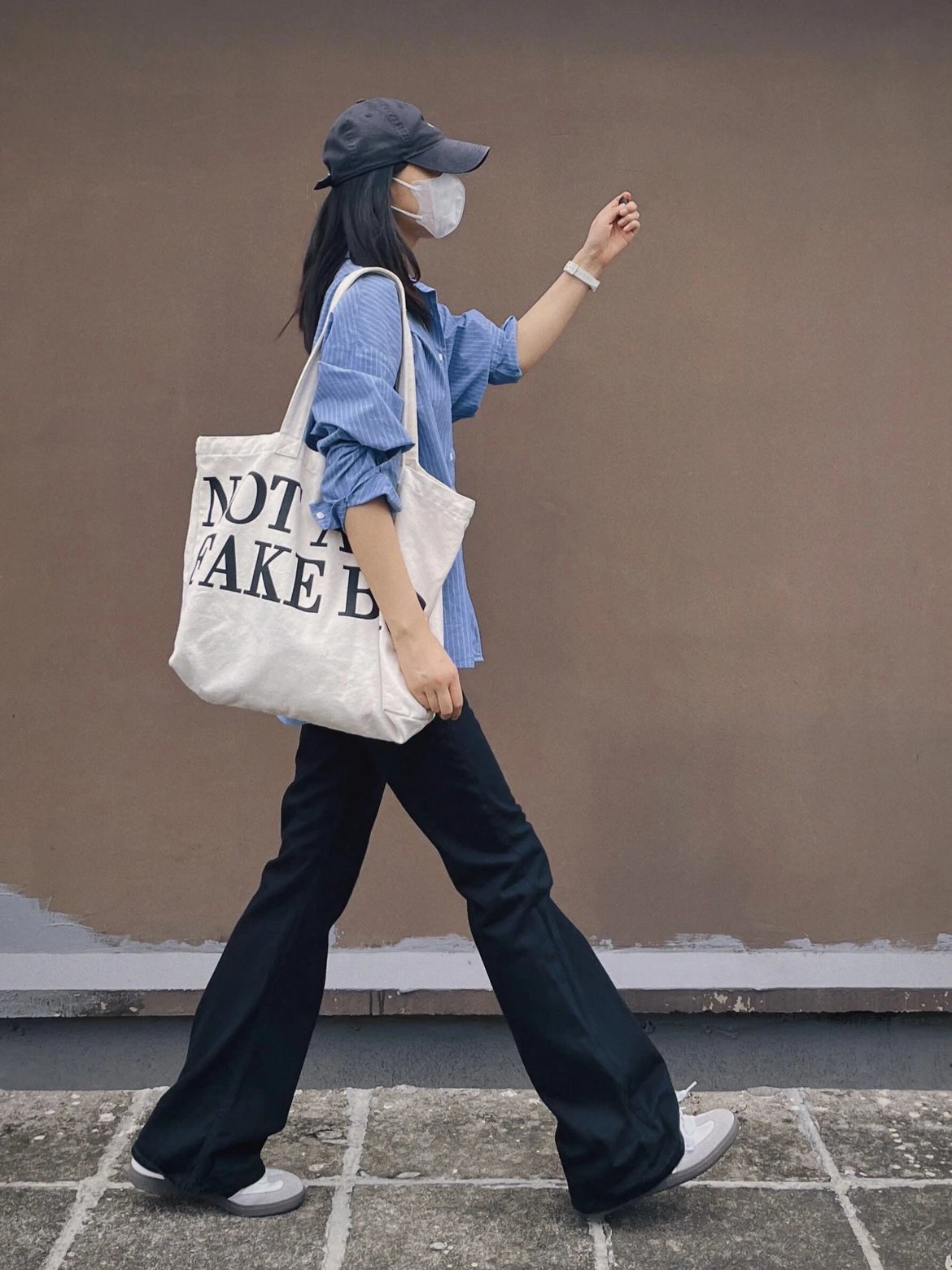 RD-C406 · Black Flared Trousers showcase view 5