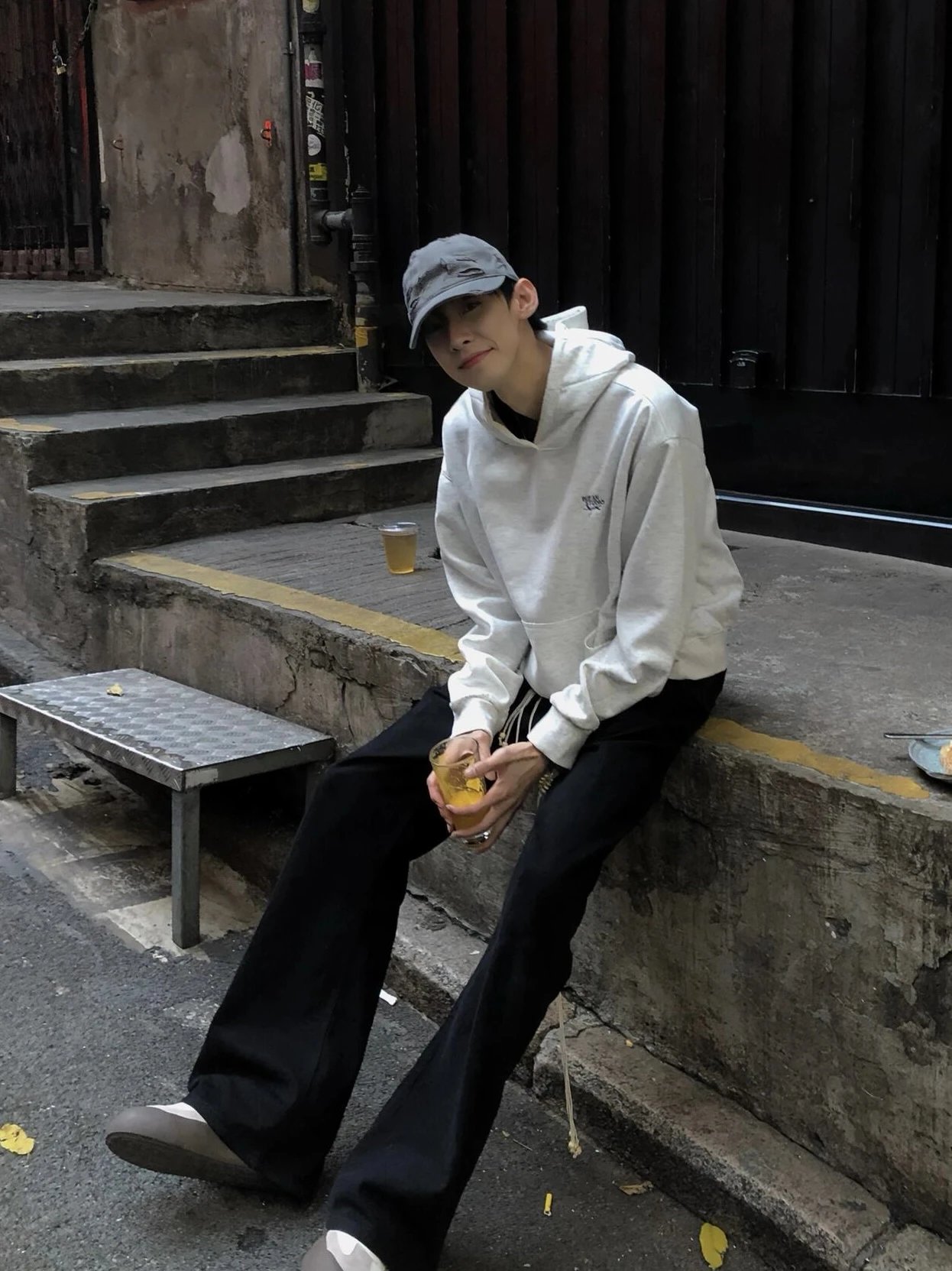 RD-C406 · Black Flared Trousers showcase view 6