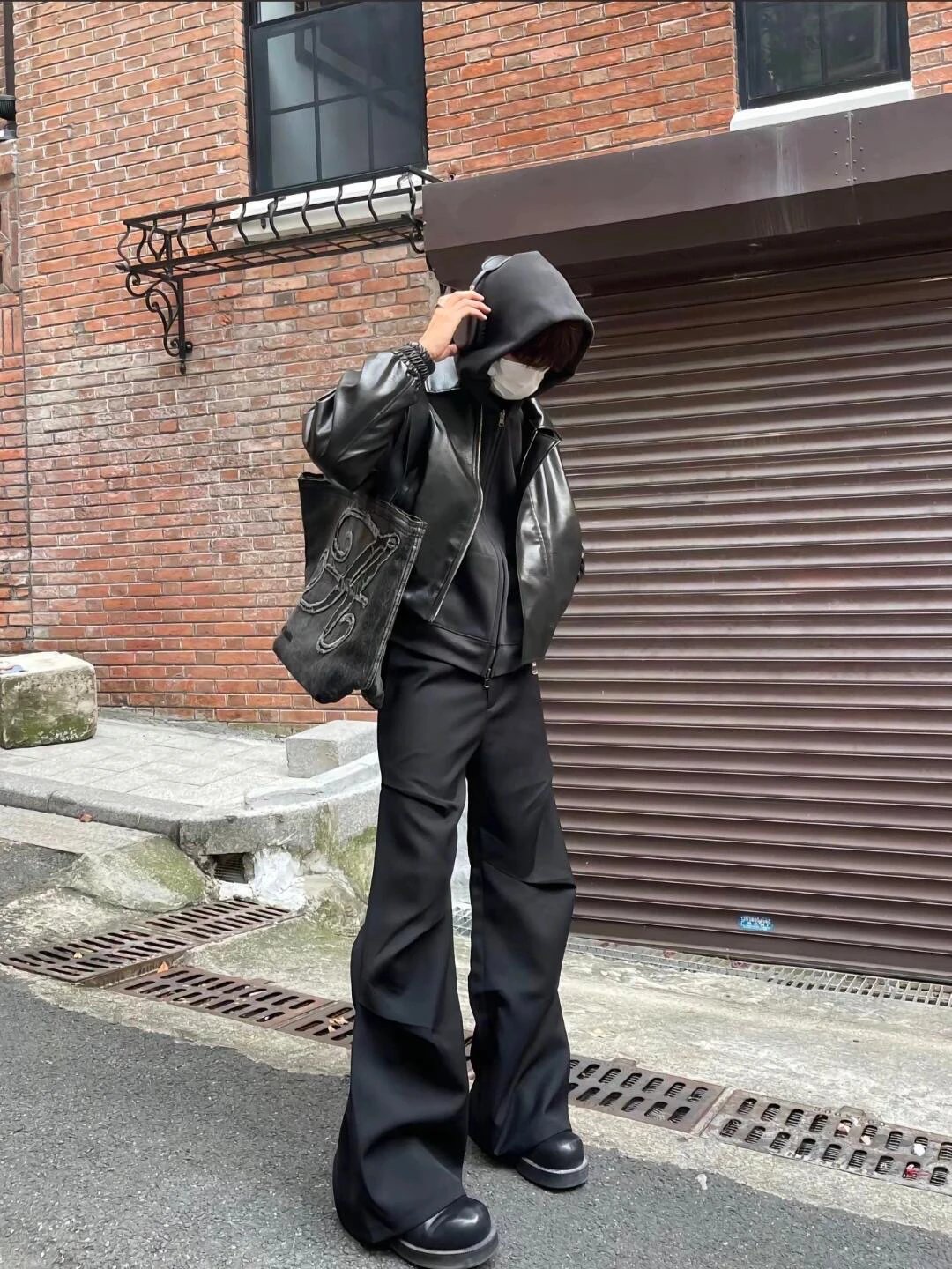 RD-C406 · Black Flared Trousers showcase view 8