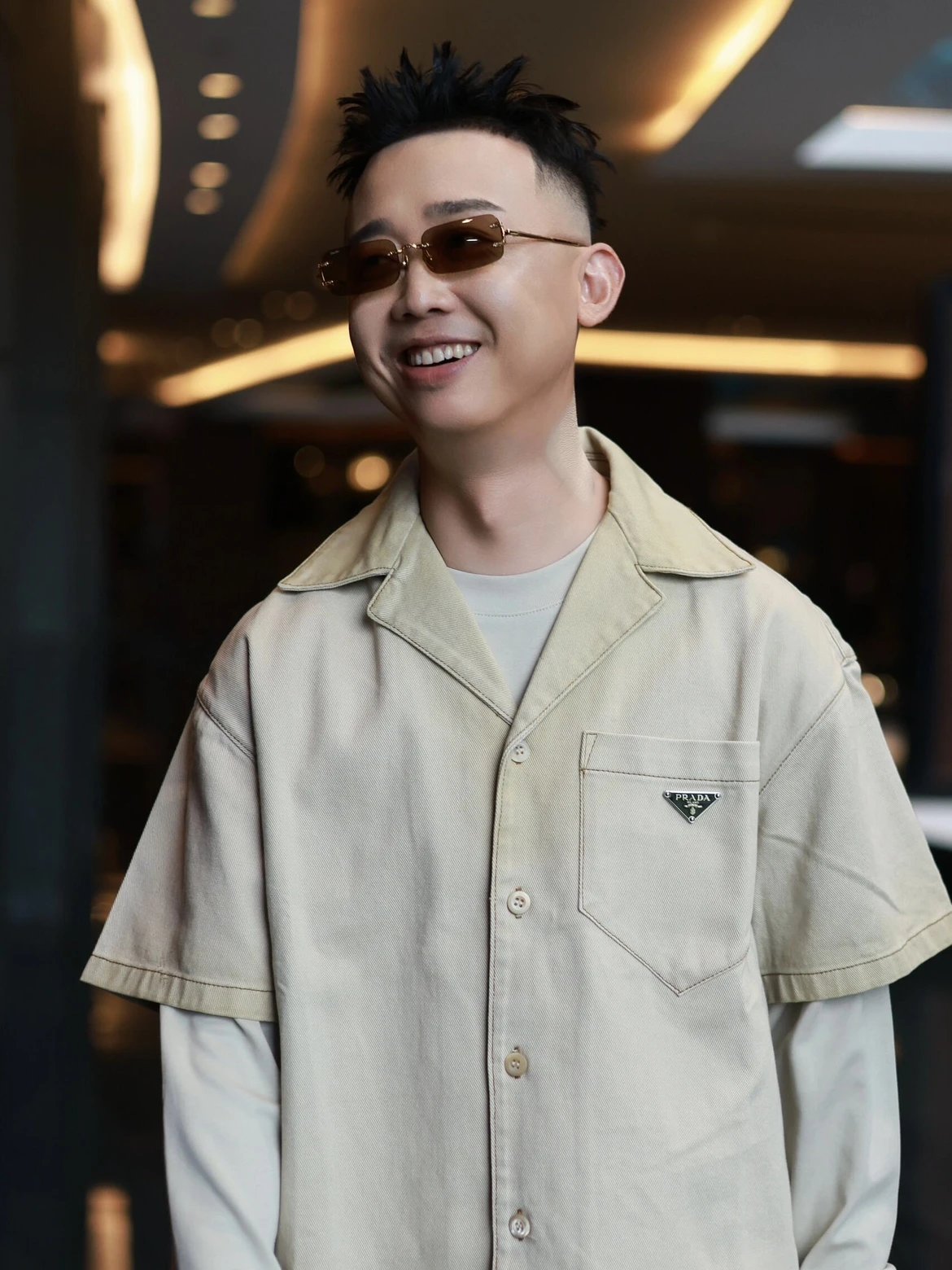 RD-C117 · Distressed Garment-Dyed Denim Short-Sleeve Shirt showcase view 2