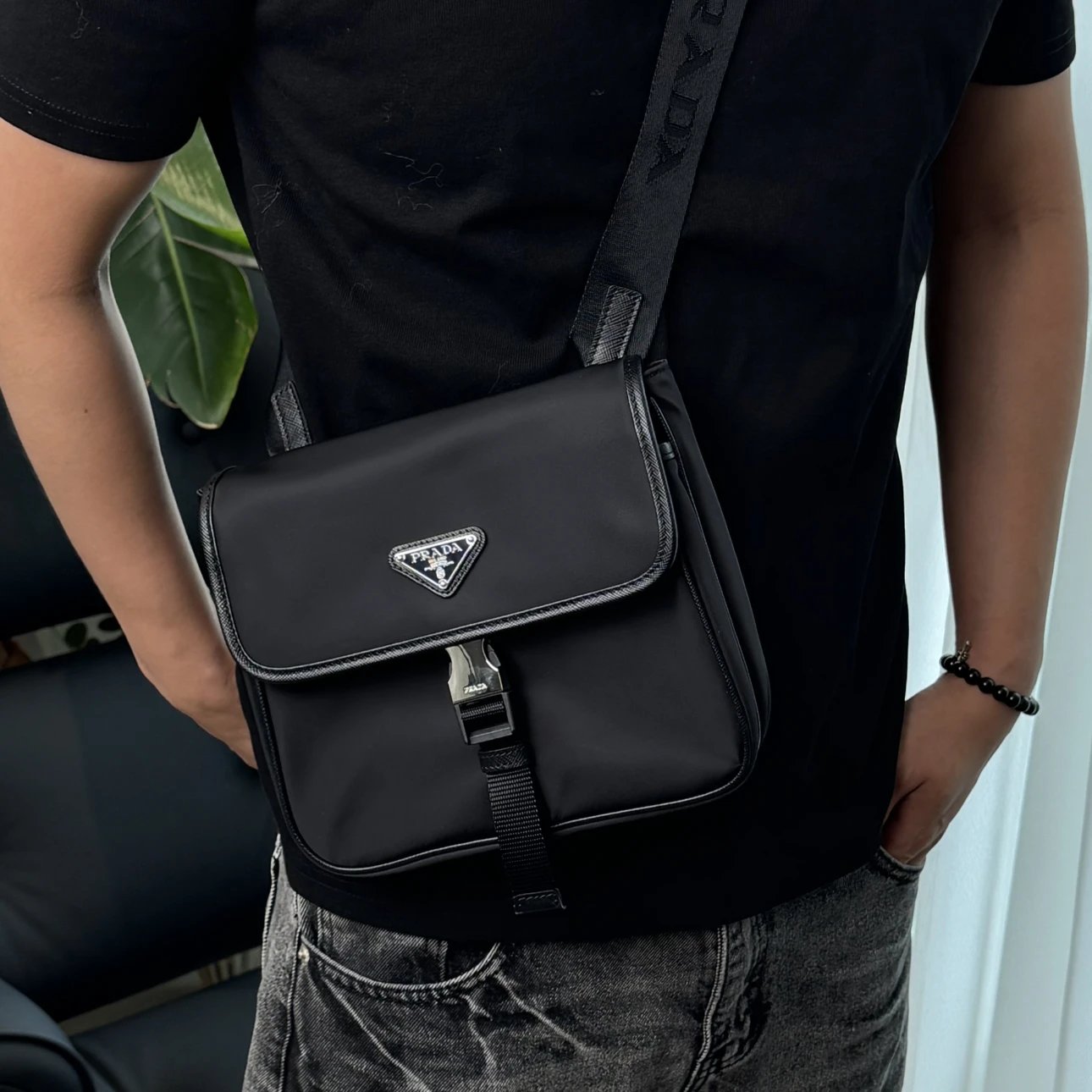 RD-C118 · Nylon Messenger Bag — Flap-Buckle or Zipper Style showcase view 1