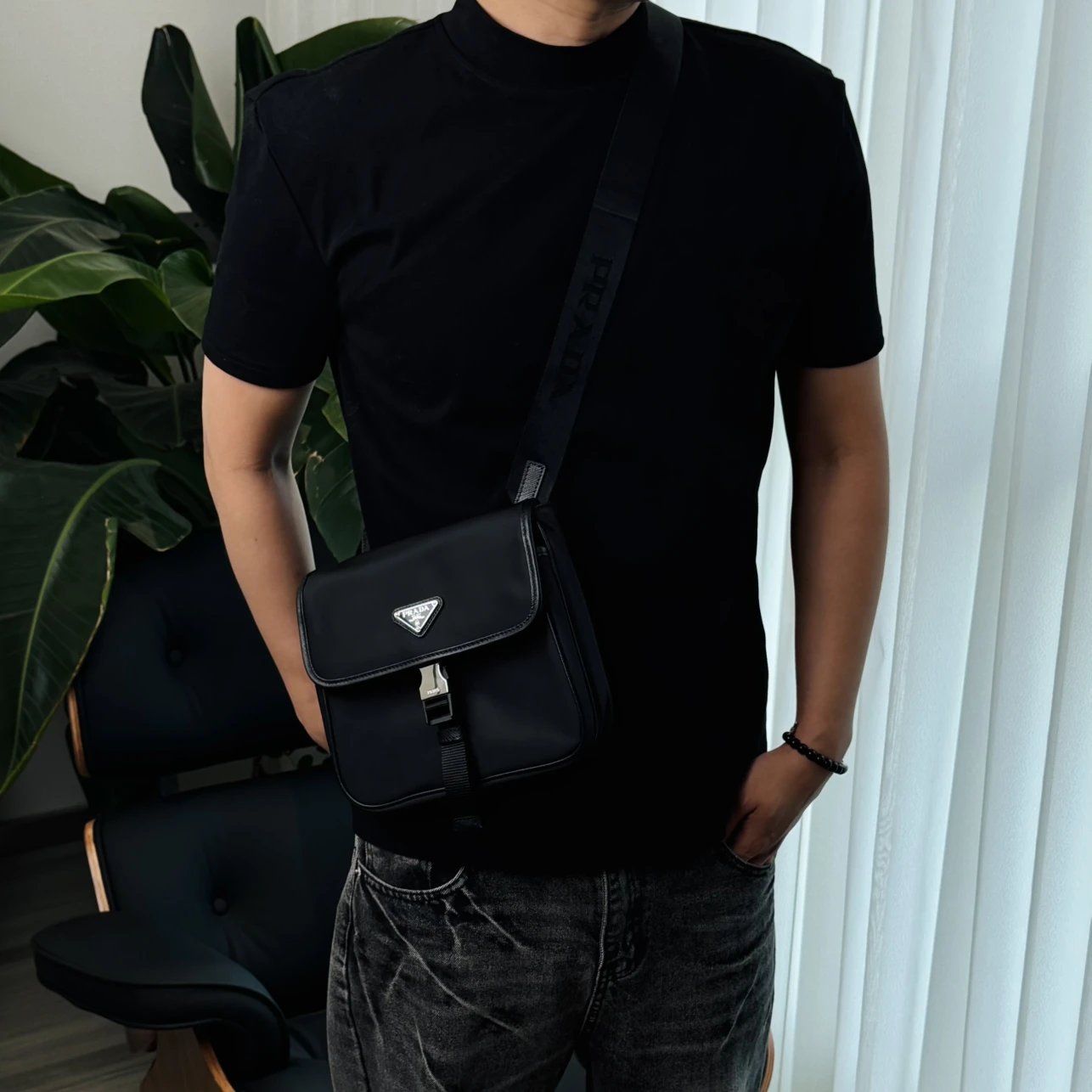 RD-C118 · Nylon Messenger Bag — Flap-Buckle or Zipper Style showcase view 2
