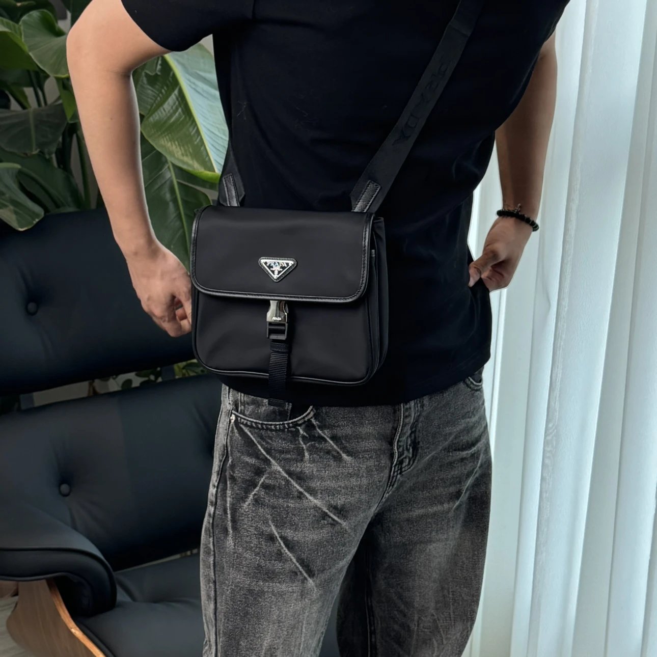 RD-C118 · Nylon Messenger Bag — Flap-Buckle or Zipper Style showcase view 3
