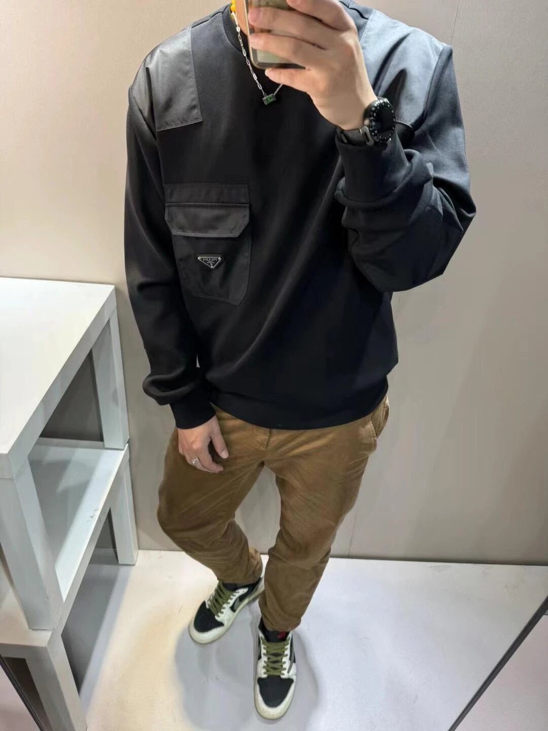 RD-C250 · Panelled Pocket Crewneck Sweatshirt showcase view 4