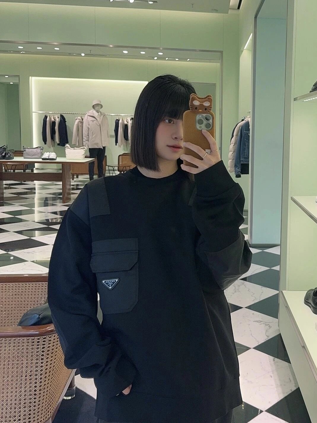 RD-C250 · Panelled Pocket Crewneck Sweatshirt showcase view 7