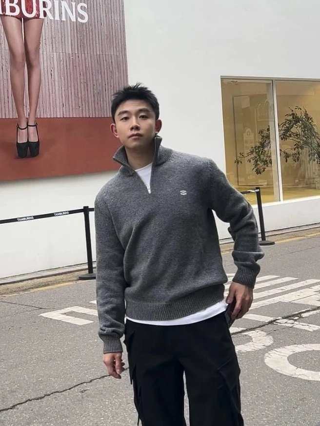 RD-C351 · Half-Zip Ribbed Knit Sweater showcase view 6
