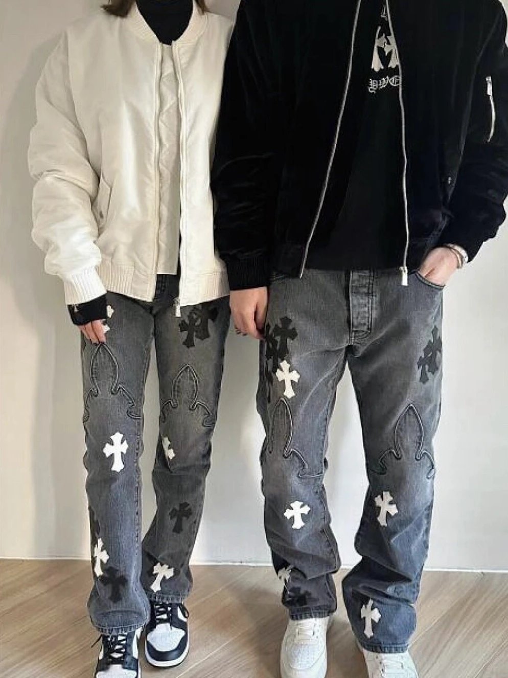 RD-C016 · Cross-Appliqué Washed Jeans showcase view 5