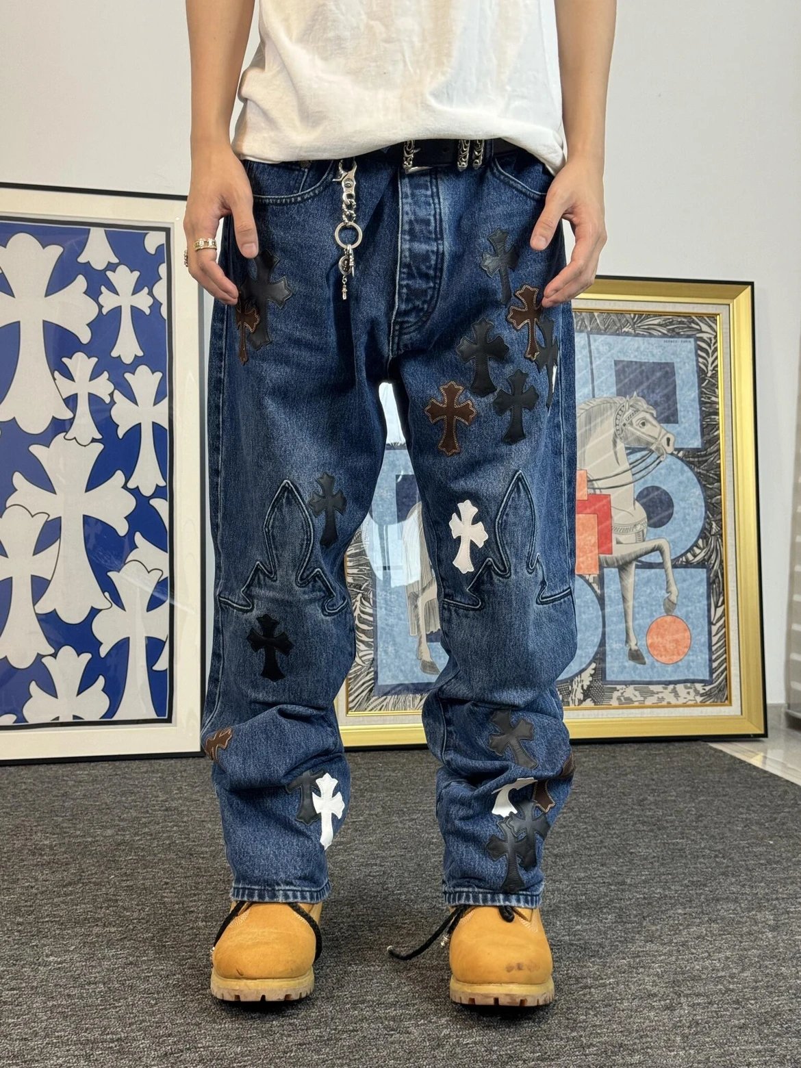 RD-C016 · Cross-Appliqué Washed Jeans showcase view 7