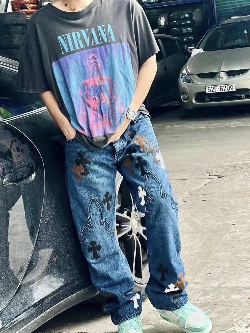 RD-C016 · Cross-Appliqué Washed Jeans showcase view 9