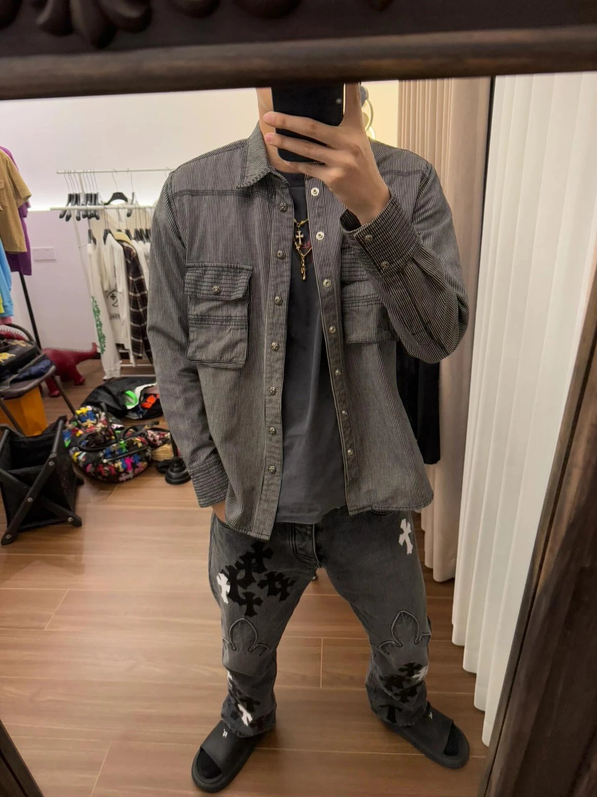 RD-C016 · Cross-Appliqué Washed Jeans showcase view 12