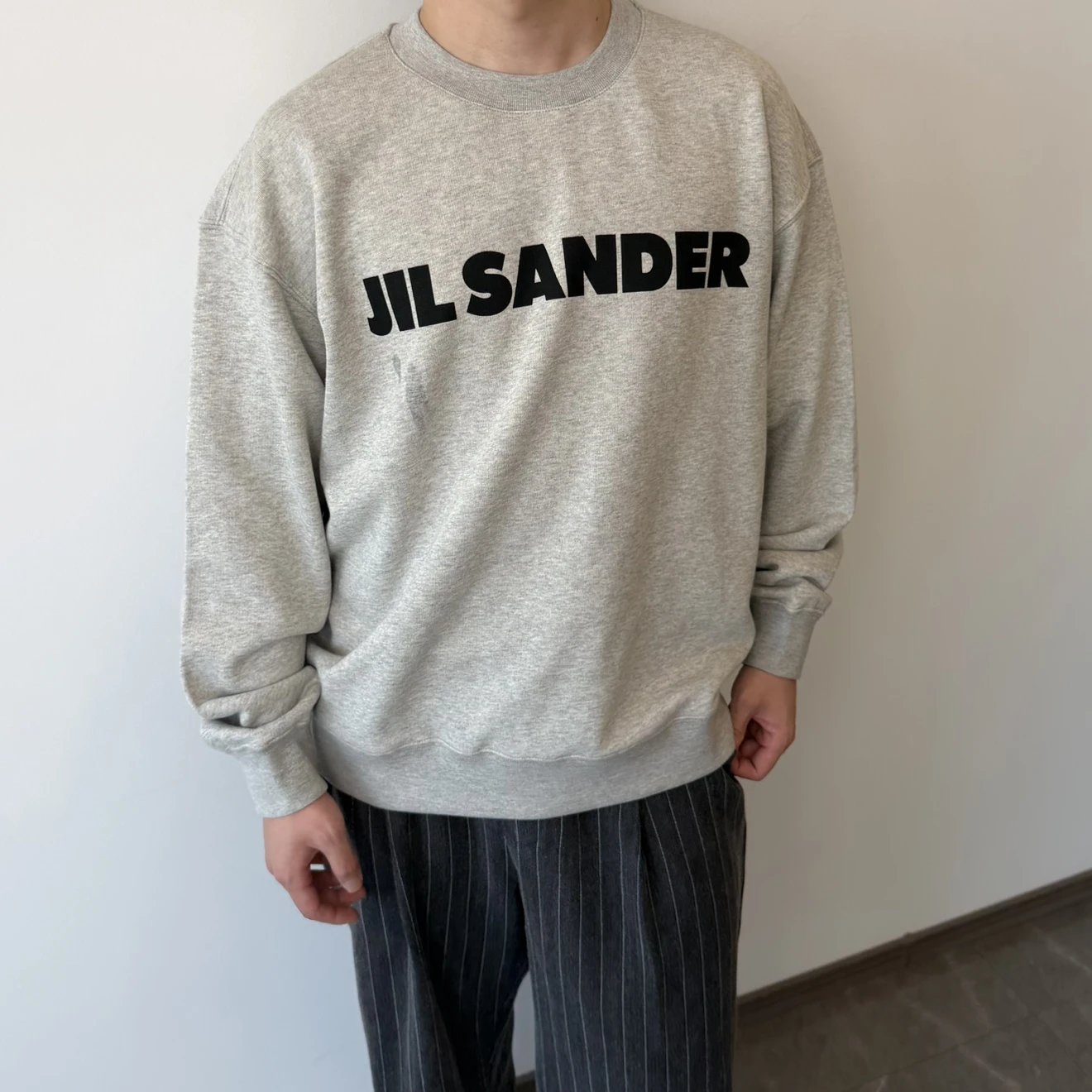 RD-C251 · Logo Crewneck Sweatshirt showcase view 2