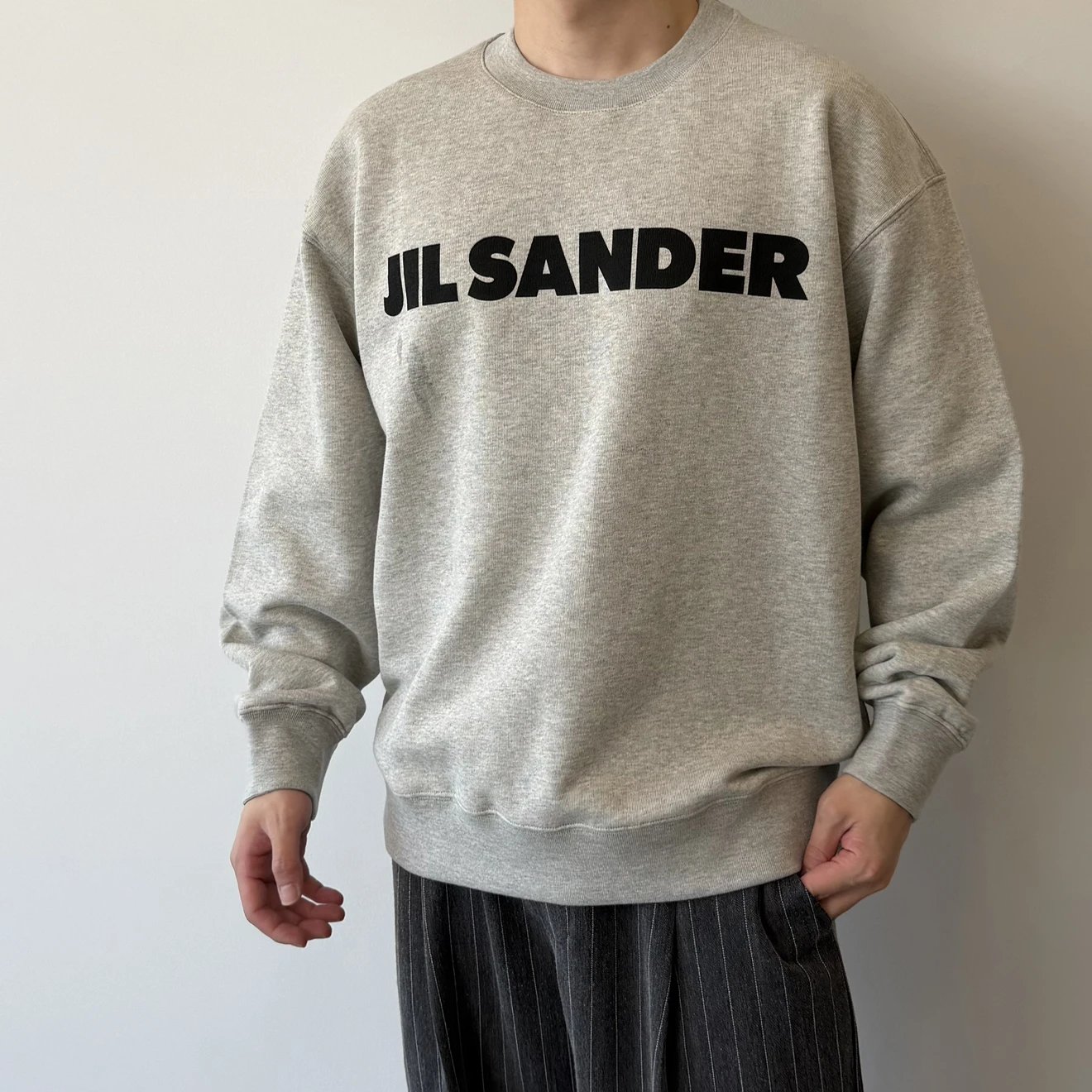 RD-C251 · Logo Crewneck Sweatshirt showcase view 4