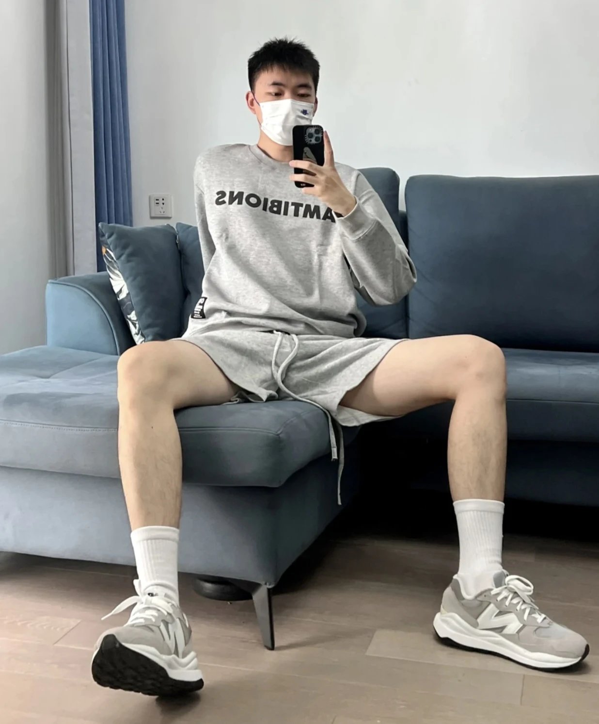 RD-C251 · Logo Crewneck Sweatshirt showcase view 13