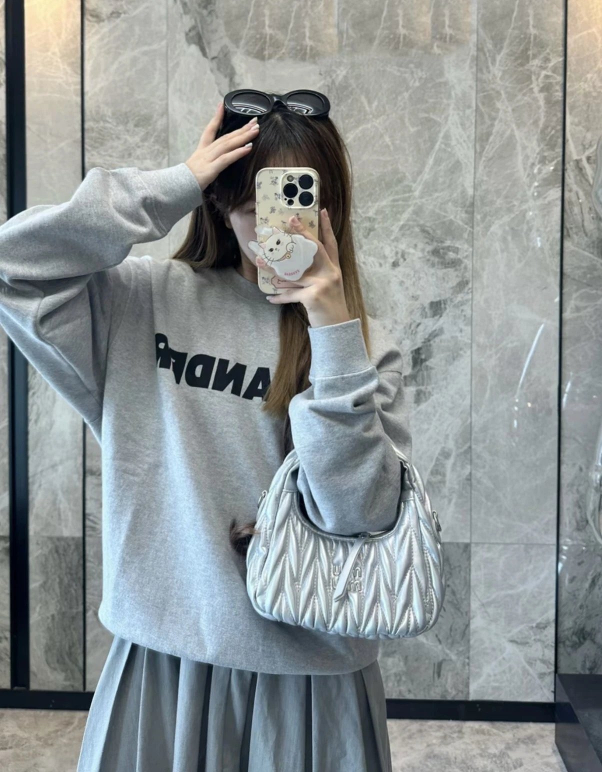 RD-C251 · Logo Crewneck Sweatshirt showcase view 7