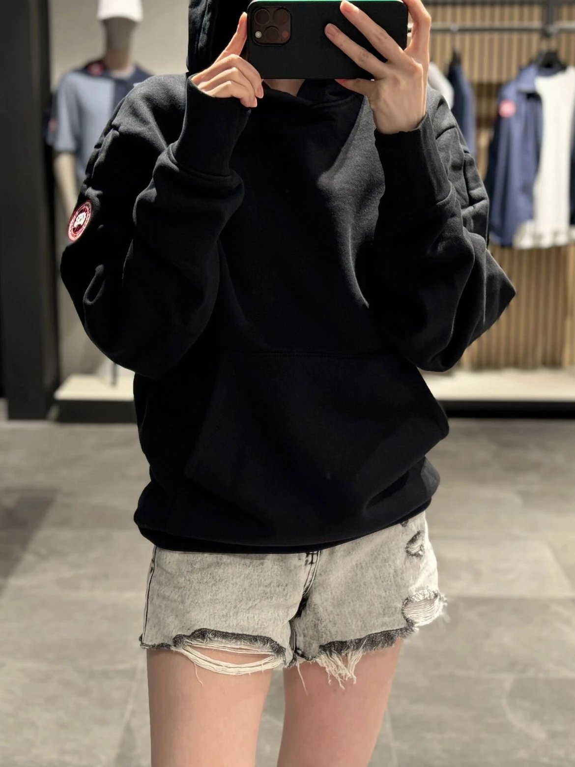 RD-C252 · Huron Logo Drawstring Hoodie – Black showcase view 6