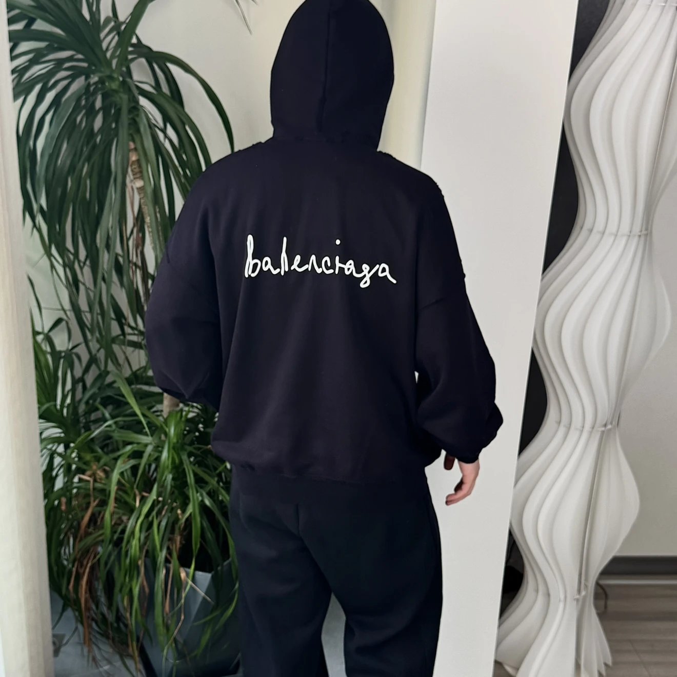 RD-C253 · Heart-Graphic Hoodie showcase view 5